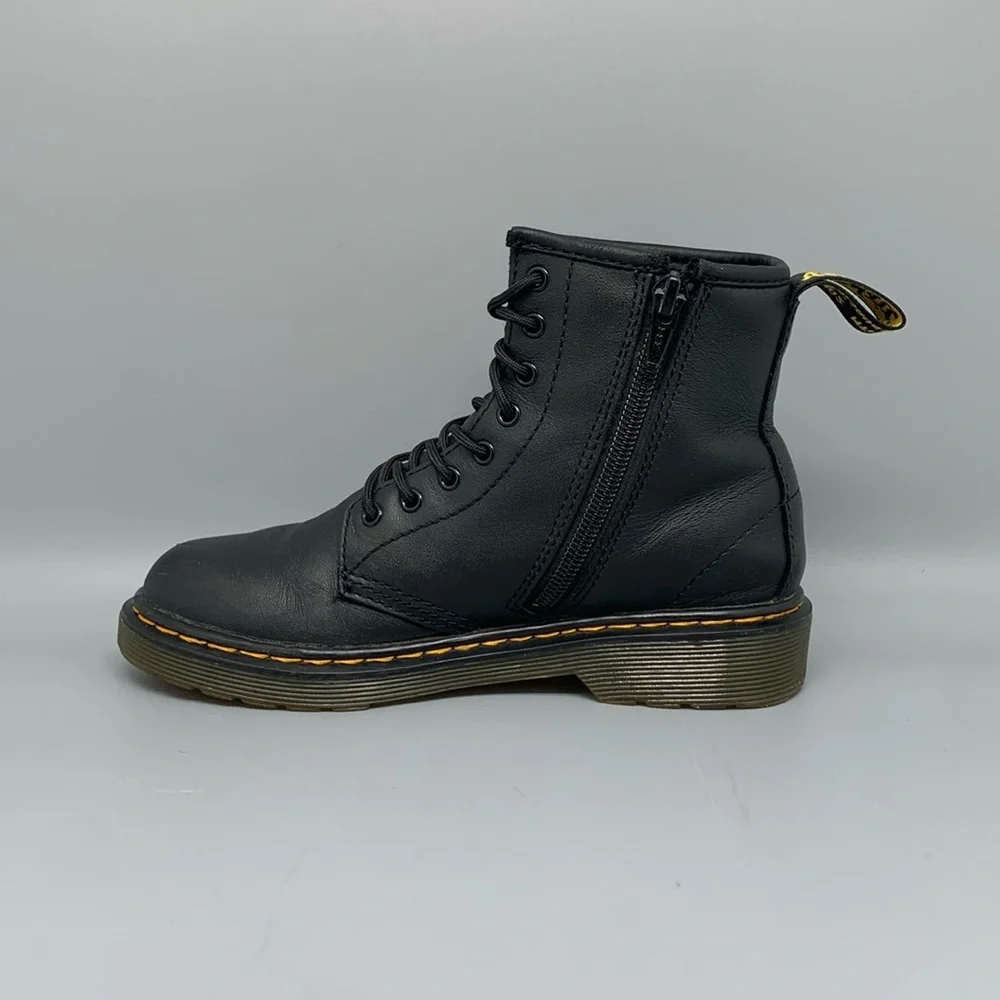 Dr Martens 1460 Leather Boots Youth Sz 2‎